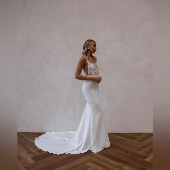 Wedding Dress - Picture 3 of 6